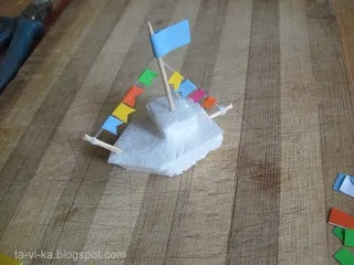 Кораблики з пінопласту