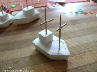 Кораблики з пінопласту