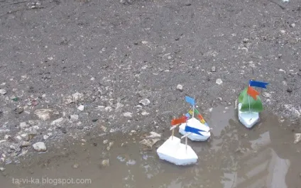 Кораблики з пінопласту