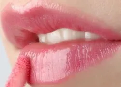 Крем для збільшення губ