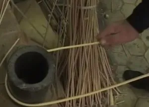 Крісло-гойдалка із лози