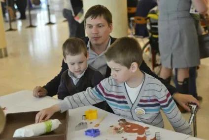Сонце на долоні, чесне слово ( «Товариство влада прямий діалог») Сонце на долоні, чесне слово