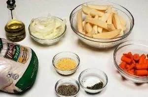 Курка з картоплею в духовці рецепт