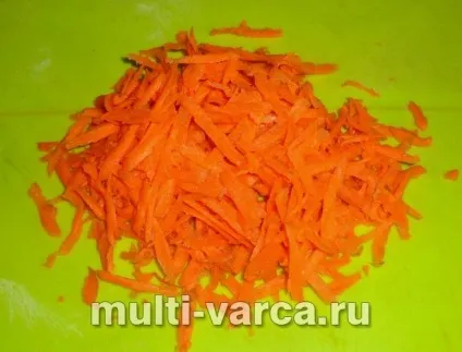 Курка з овочами в мультиварці