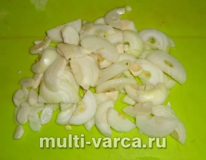 Курка з овочами в мультиварці