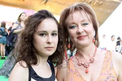 Лариса Удовиченко - біографія, фото, особисте життя актриси