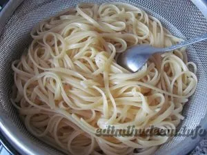 Макарони з помідорами і часником - їмо і худнемо (помідорами) Макарони з помідорами і часником - їмо і худнемо