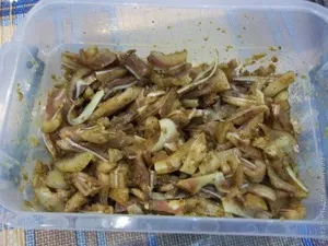 Мариновані свинячі вушка по-корейськи (рецепти з субпродуктів) Мариновані свинячі вушка по-корейськи