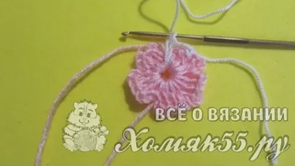 Маленькі квіточки гачком