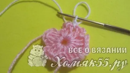 Маленькі квіточки гачком