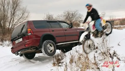 Mitsubishi pajero sport в ролі старого автомобіля (mitsubishi) Mitsubishi pajero sport в ролі старого автомобіля