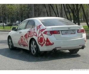 Наклейки на автомобіль види, типи, використання і виготовлення (види) Наклейки на автомобіль види, типи, використання і виготовлення