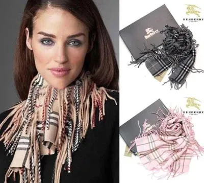 Нігті в смужку burberry