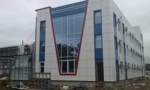 Облицювання зовнішніх стін будівлі композитними алюмінієвими панелями (стін) Облицювання зовнішніх стін будівлі композитними алюмінієвими панелями