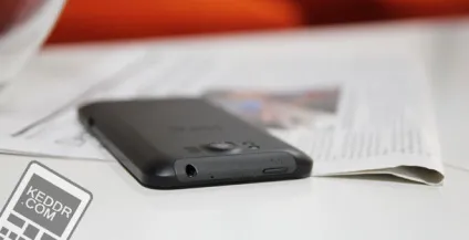 Огляд htc titan