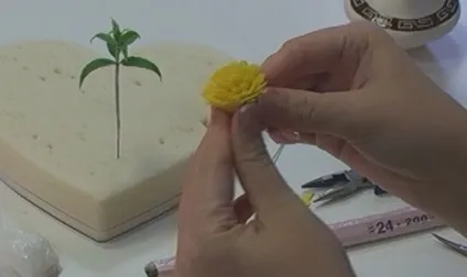 Кульбаби з полімерної глини своїми руками (шматочок полімерної глини) Кульбаби з полімерної глини своїми руками