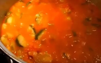 Огірки в томатному соусі - покроковий рецепт з фото