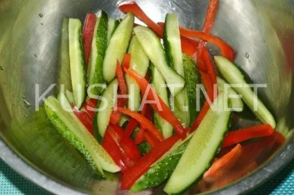Огірки з м'ясом по-корейськи (м'ясом) Огірки з м'ясом по-корейськи