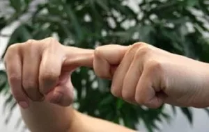 Остеоартроз пальців рук симптоми і лікування народними і традиційними засобами (лікування) Остеоартроз пальців рук симптоми і лікування народними і традиційними засобами