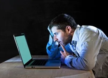 Особливості оплати праці при змінному графіку роботи згідно тк (змінному) Особливості оплати праці при змінному графіку роботи згідно тк