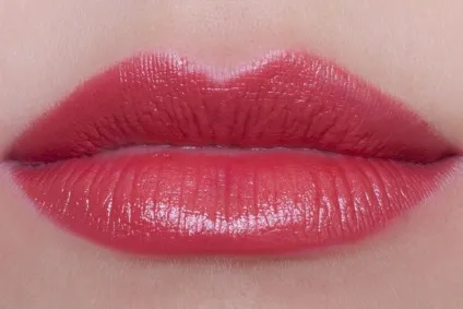 Відтінки червоної помади shiseido rouge rouge відгуки і Свотч, beauty insider (червона помада) Відтінки червоної помади shiseido rouge rouge відгуки і Свотч, beauty insider