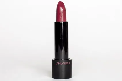 Відтінки червоної помади shiseido rouge rouge відгуки і Свотч, beauty insider (губи) Відтінки червоної помади shiseido rouge rouge відгуки і Свотч, beauty insider