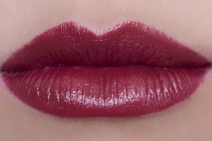Відтінки червоної помади shiseido rouge rouge відгуки і Свотч, beauty insider (Свотч) Відтінки червоної помади shiseido rouge rouge відгуки і Свотч, beauty insider