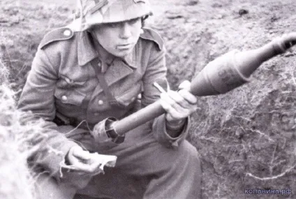 Panzerschreek - озброєння - статті - військова археологія, історія (тисячі дев'ятсот сорок чотири Заряджаючий вставляє) Panzerschreek - озброєння - статті - військова археологія, історія