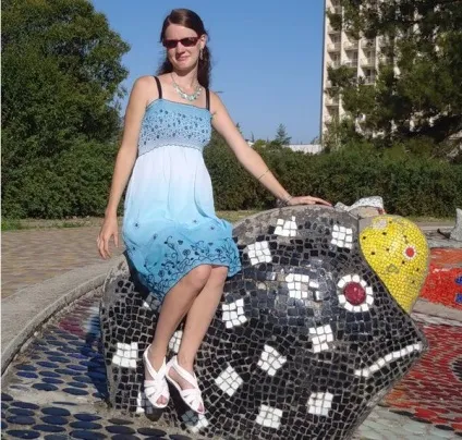 Пам'ятники та скульптури тварин (ерная кішка Ірина) Пам'ятники та скульптури тварин
