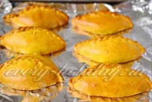 Пиріжки з варенням в духовці, покроковий рецепт з фото (духовці) Пиріжки з варенням в духовці, покроковий рецепт з фото