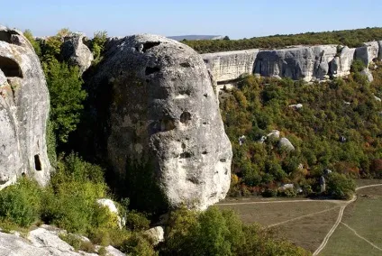 Печерні міста - Ескі-Кермен - опис, історія, фото (Ескі-Кермен вівтарі фрески) Печерні міста - Ескі-Кермен - опис, історія, фото