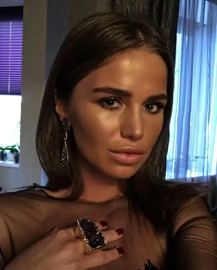Співачка алекса повернула собі пухкі губи в стилі Джолі (губи) Співачка алекса повернула собі пухкі губи в стилі Джолі