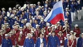 Під прапором мок нам ніхто виступати не дозволить (прапором) Під прапором мок нам ніхто виступати не дозволить