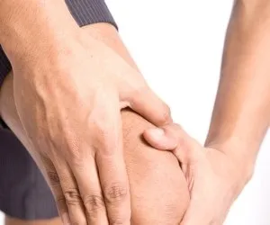Чому хрустять суглоби що робити при хрускіт в плечі, в коліні (робити) Чому хрустять суглоби що робити при хрускіт в плечі, в коліні