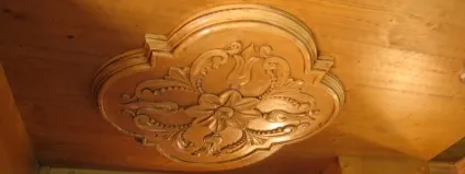 Поліефірний лак для дерева