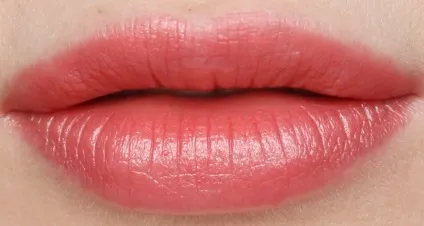 Помада shiseido perfect rouge or341 відгук і макіяж з синіми стрілками, elia chaba