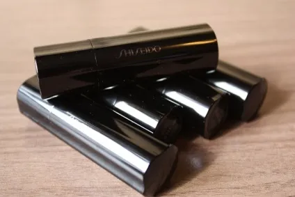 Помада shiseido perfect rouge or341 відгук і макіяж з синіми стрілками, elia chaba