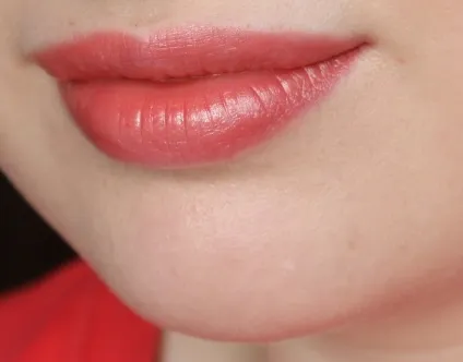 Помада shiseido perfect rouge or341 відгук і макіяж з синіми стрілками, elia chaba