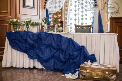 Стіл молодих фото