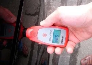 Прилад для визначення товщини лакофарбового покриття автомобіля
