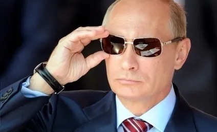 Путін маски скинуті, червона армія
