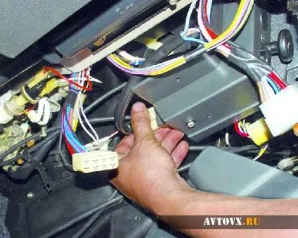Реле поворотів ВАЗ 2106 повинні бути завжди справні (реле покажчиків повороту) Реле поворотів ВАЗ 2106 повинні бути завжди справні