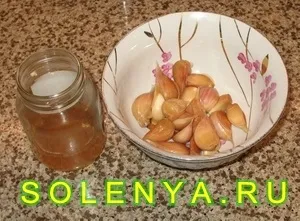 Рецепт - часник маринований по-корейськи (в соєвому соусі) (по-корейськи) Рецепт - часник маринований по-корейськи (в соєвому соусі)