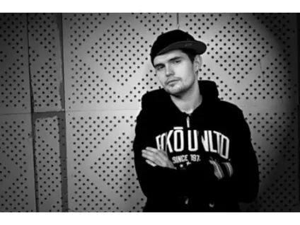 Репер noize mc заарештований на 10 діб за жебрацтво - події