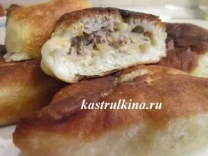 Рецепт смажених біляшів з начинкою з м'яса і картоплі