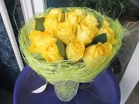 Троянди в букеті - як продовжити цвітіння (можливо професійних флористів) Троянди в букеті - як продовжити цвітіння