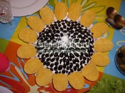 Салат соняшник з грибами