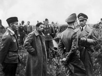Сини йдуть у бій як воювали діти сталіна - Політикус (сини) Сини йдуть у бій як воювали діти сталіна - Політикус