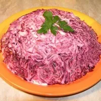 Змішані салати на кожен день - різні продукти, несподівані поєднання