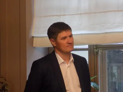 Skylink запускає безліміт і рветься на корпоративний ринок ( «Північно-Захід» Tele2 Олег) Skylink запускає безліміт і рветься на корпоративний ринок